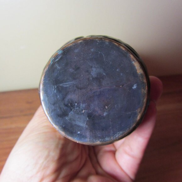 Persian or Middle Eastern hammered copper bud vase repoussé vintage (W3893) - Picture 6 of 7